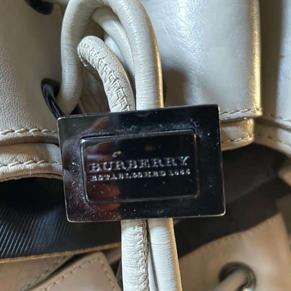 Cream Burberry Bag - Picture 2 of 9
